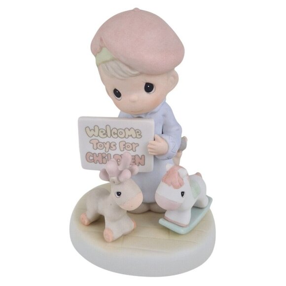 Precious Moments 475092 The Toy Maker A Chapel Exclusive Figurine - Picture 1 of 6